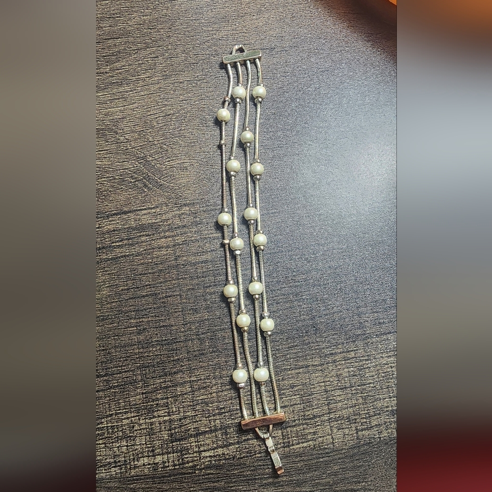 Elegant Pearl‎ Beaded Bracelet - Picture 3 of 5